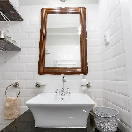 Lux Dunkler Apartment