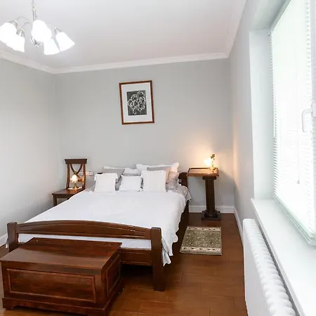 Lux Dunkler Apartment