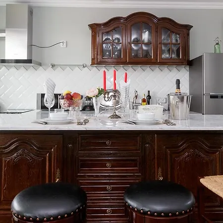 Lux Dunkler Apartment