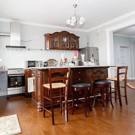 Lux Dunkler Apartment