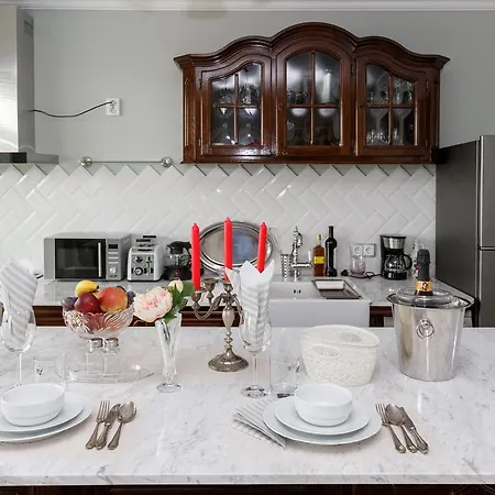 Lux Dunkler Apartment